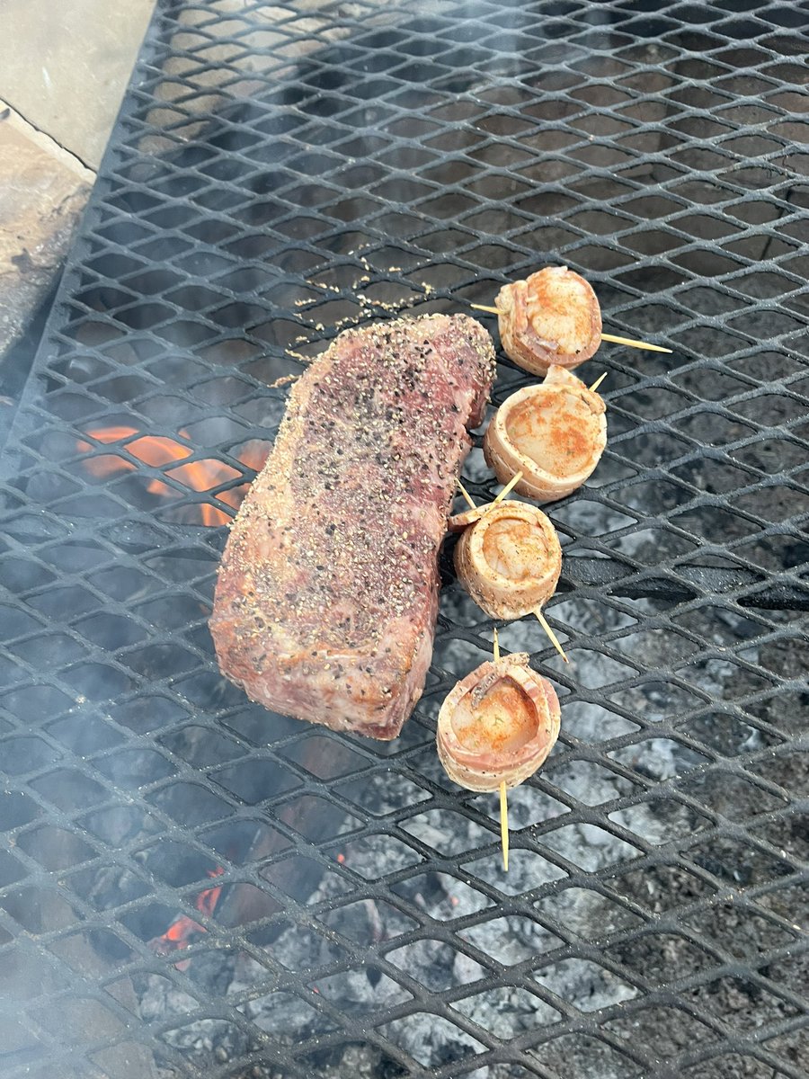 Pitmaster day off😂
I love food 😍