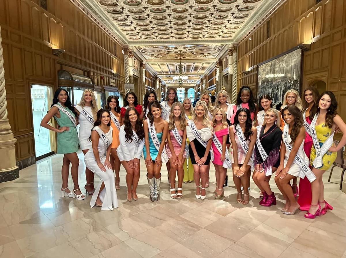 KaylasCourt's tweet photo. Day 1 of Miss Teen USA update. 
Saturday was filled with orientation, amazing sponsor items, rehearsal and the sash ceremony. 
Pink dress - orientation 
Black jacket - rehearsals
Purple dress - sash ceremony 
https://t.co/3ihkMS1gDk https://t.co/HnZWPENNX7