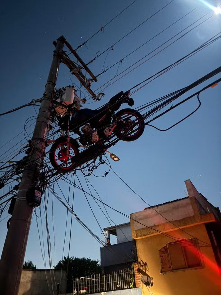 ShimoSpark's tweet image. Cooking up something related to a funny game with fog 

(for real this time)