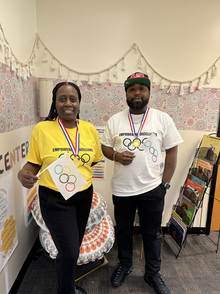 STES teachers are champions of lifelong learning! 🥇#FCSteachersareback #EmpoweringExcellence <a href="/StonewallTell/">Stonewall Tell ES</a> @aplatimore <a href="/FultonCoSchools/">FultonCountySchools</a> <a href="/RonMaxwellFCS1/">Ron Maxwell (@FCS)</a>