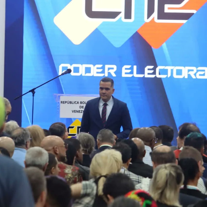 Este #29Jul, el contralor general de la República (E), Dr. Jhosnel Peraza Machado, asistió al acto de Adjudicación y Proclamación del presidente Constitucional de la República Bolivariana de Venezuela, <a href="/NicolasMaduro/">Nicolás Maduro</a>, realizado en el <a href="/cneesvzla/">cneesvenezuela</a>.