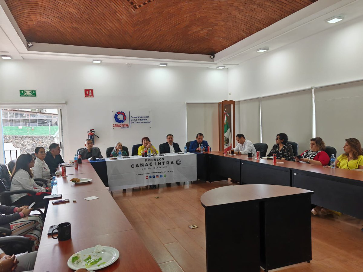 Agradezco a la Región Centro Sur de <a href="/CANACINTRAMex/">CANACINTRA México</a> por su participación en esta Reunión Regional; desde Sede Nacional, y en conjunto con <a href="/LourdesMedinaO/">Lourdes Medina</a>, estamos en total disposición de seguir trabajando para generar oportunidades que permitan el desarrollo de nuestros afiliados.