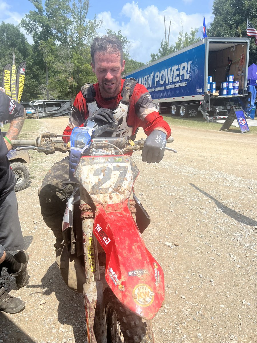 Checkerz448's tweet image. Found this Ohio AX legend after practice today!  He still RIPS on the KTM300. I grew up watching him huck huge stuff dicing with @dbo360x and Budman. Still the same down to earth guy too. Good to have Jeff Gibson on the track.