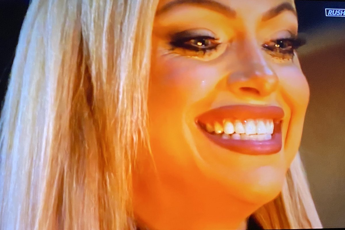 GeoffRhymer's tweet photo. Liv is going back to that psychotic phase again! #WWERAW #LVRT 🖤🖤🖤 https://t.co/0jNFvJRMsT