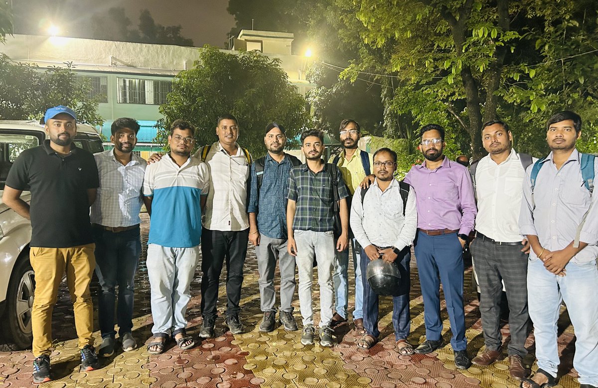 er__satya's tweet photo. माननीय मंत्री @hafizulhasan001  जी कल नवनियुक्त कनीय अभियंताओ के समूह से मिले और उनके समस्याओं को गंभीरता पूर्ण सुनकर शीघ्र उचित निष्पादन का आश्वासन दिए हैं, अपना बहुमूल्य समय देने हेतू मंत्री महोदय का आभार 🙏🙏

@HemantSorenJMM 
@JmmJharkhand https://t.co/1ymkuHyRTv