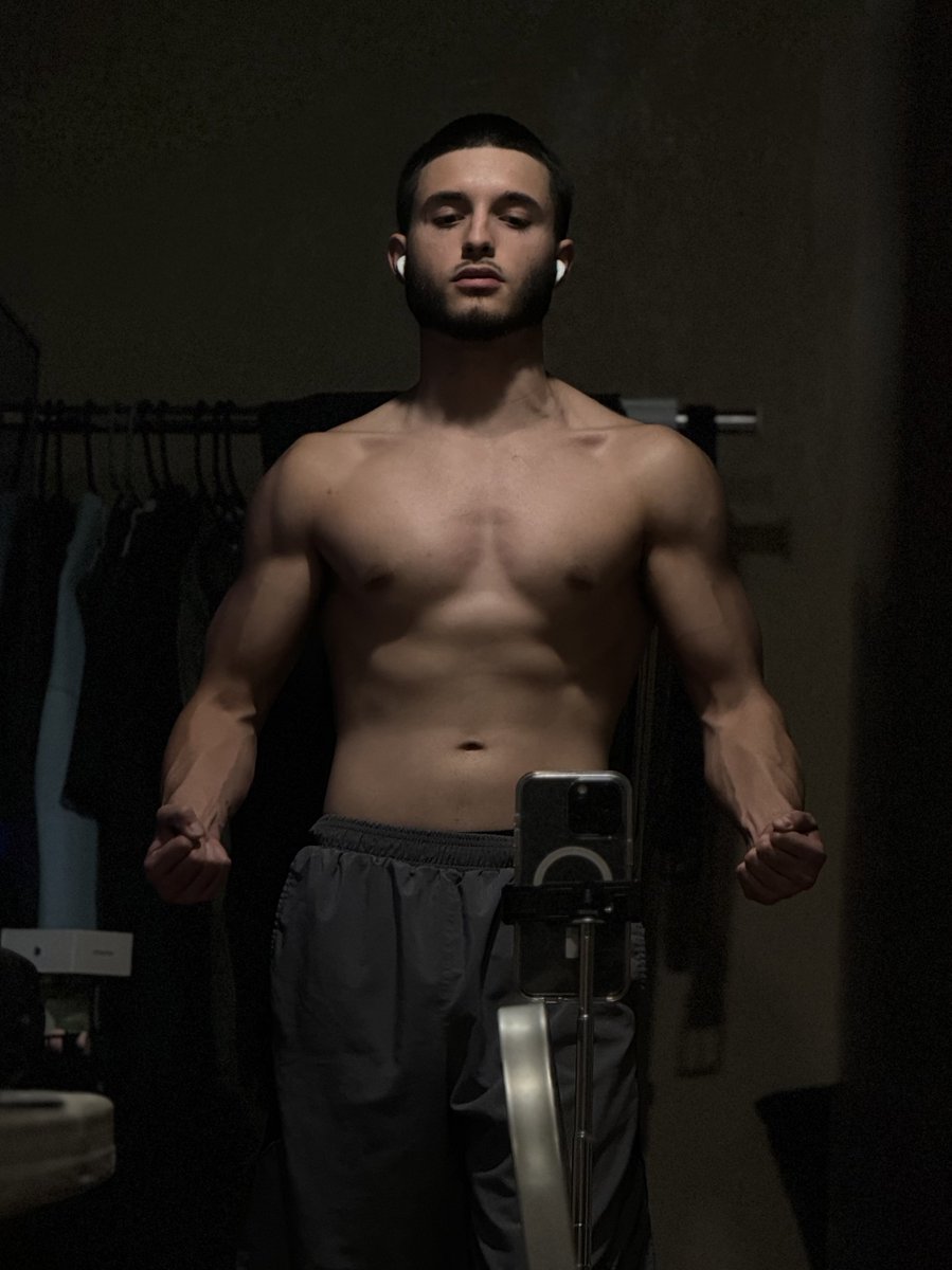 chris c🥇 tweet media