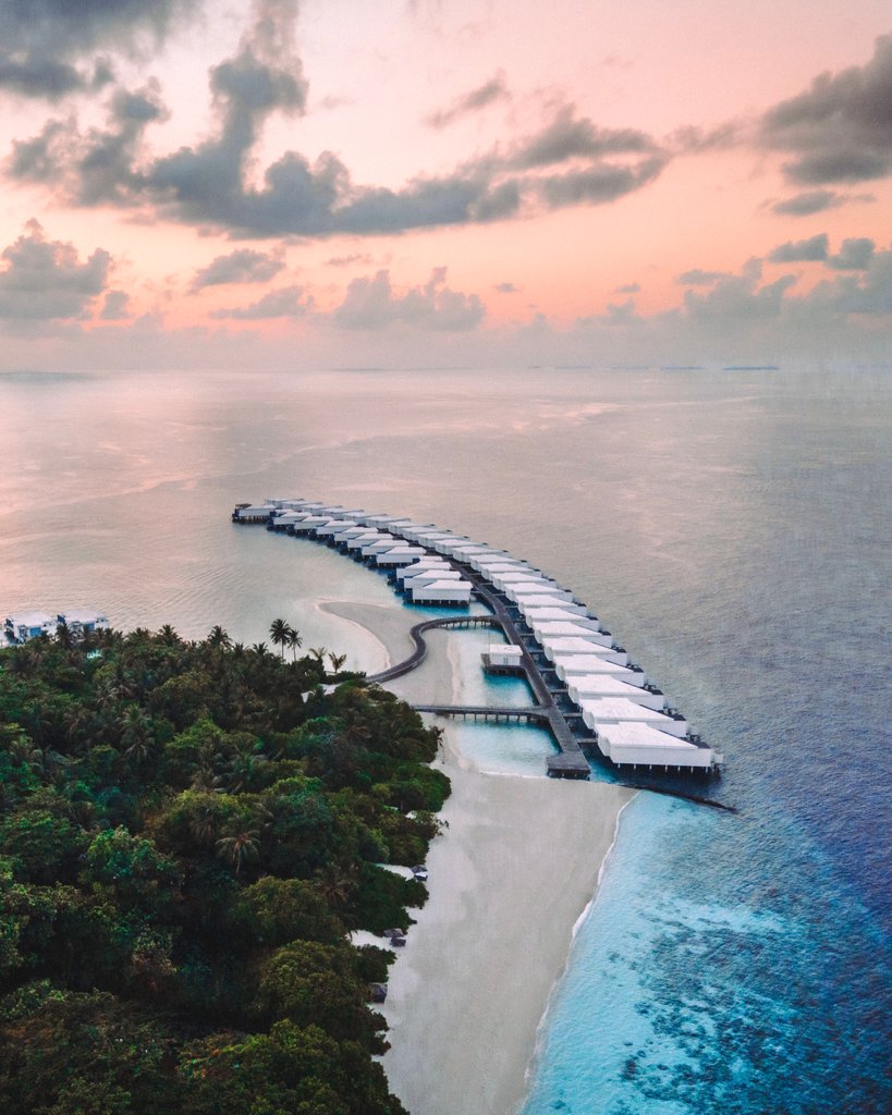 Amilla Fushi Maldives⁠
⁠
Sophisticated accommodation blends harmoniously with one-of-a-kind experiences. ⁠
⁠
#AmillaFushi #PremierDestinations #LuxuryHoliday #IndianOceanView #PremierMoments #UniqueDestinations #SustainableLuxury