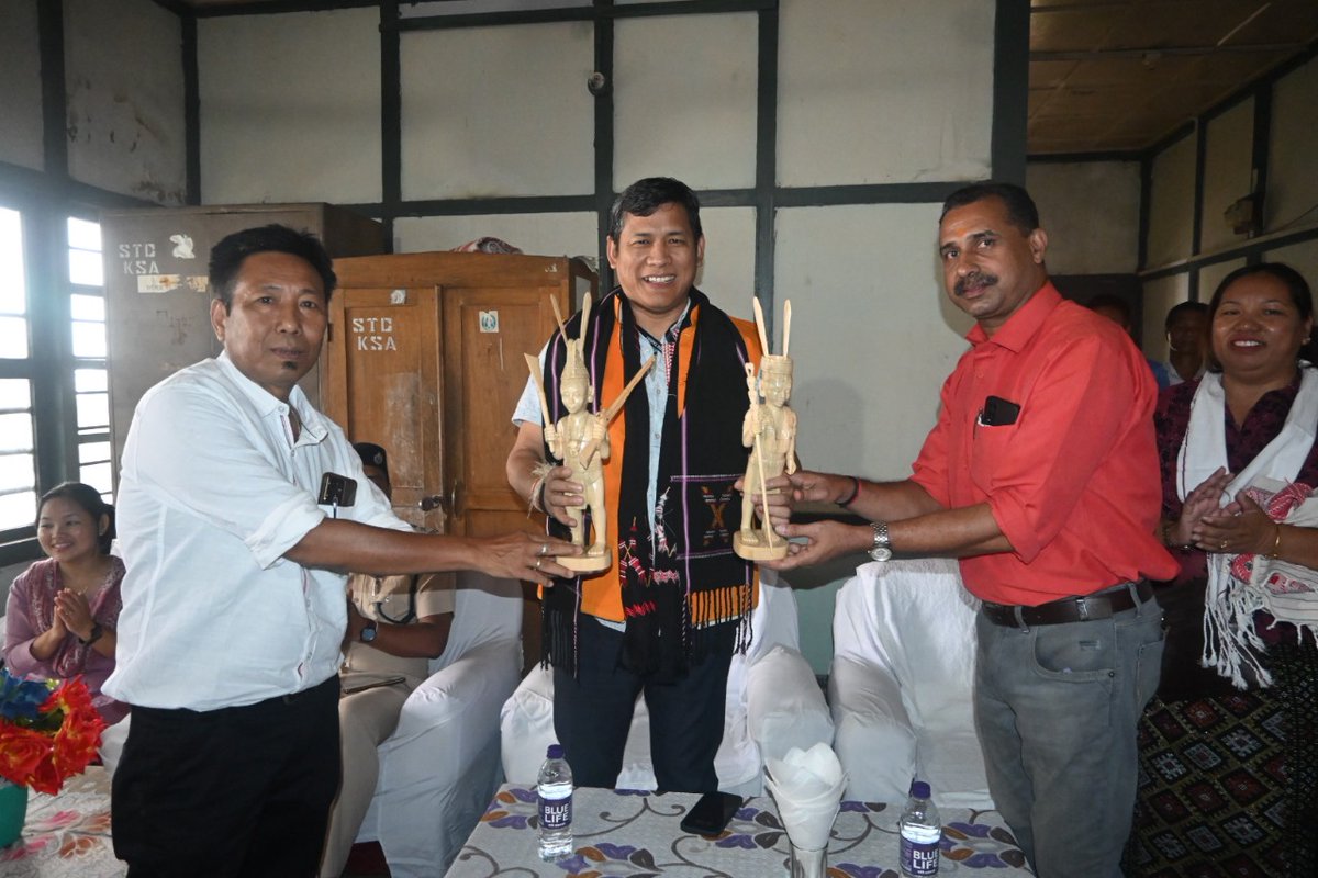 OjingBJP's tweet photo. Availability of good transportation plays a crucial role in the socio-economic development of any region.

Inspected the Old State Transport Terminus and took stock of the condition of the department, Khonsa along with HMLA Smti Chakat Aboh Ji, SP Tirap, ZPC Tirap, DTO Tirap and Station Superintendent, Khonsa.

Assured that all concerns would be addressed and that prompt action would be taken.