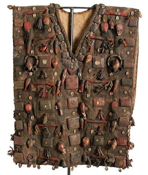 AgidiJnr's tweet photo. #EndBadGovernance  
Protest vest. It prevents you from seeing your ancestors should bullets rain. DM for price 😁 https://t.co/jxFshzzmg0