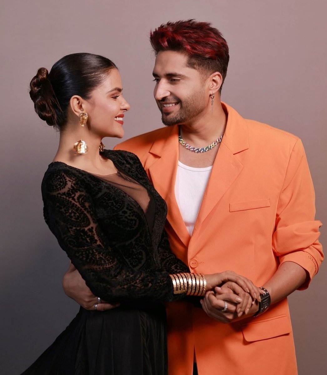 renuxcreation's tweet photo. They're too hot to handle ❤️‍🔥🥵
.
@jassiegill @PriyankaChaharO 
#JassieGill #PriyankaChaharChoudhary https://t.co/9EIWpS3FeQ