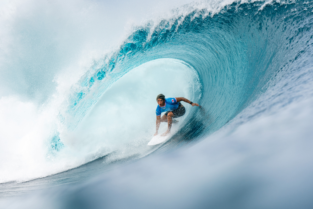 SURFMEDIA_LIVE's tweet photo. 世界最高峰のサーファーがオリンピックの栄冠をかけて大波にチャージ。日本の稲葉玲王が世界チャンピオンを下してベスト8進出。パリ五輪サーフィン大会3日目。#サーフィン　#パリオリンピック 　https://t.co/RIpxKXh0i2 https://t.co/39v6Vl0DRB