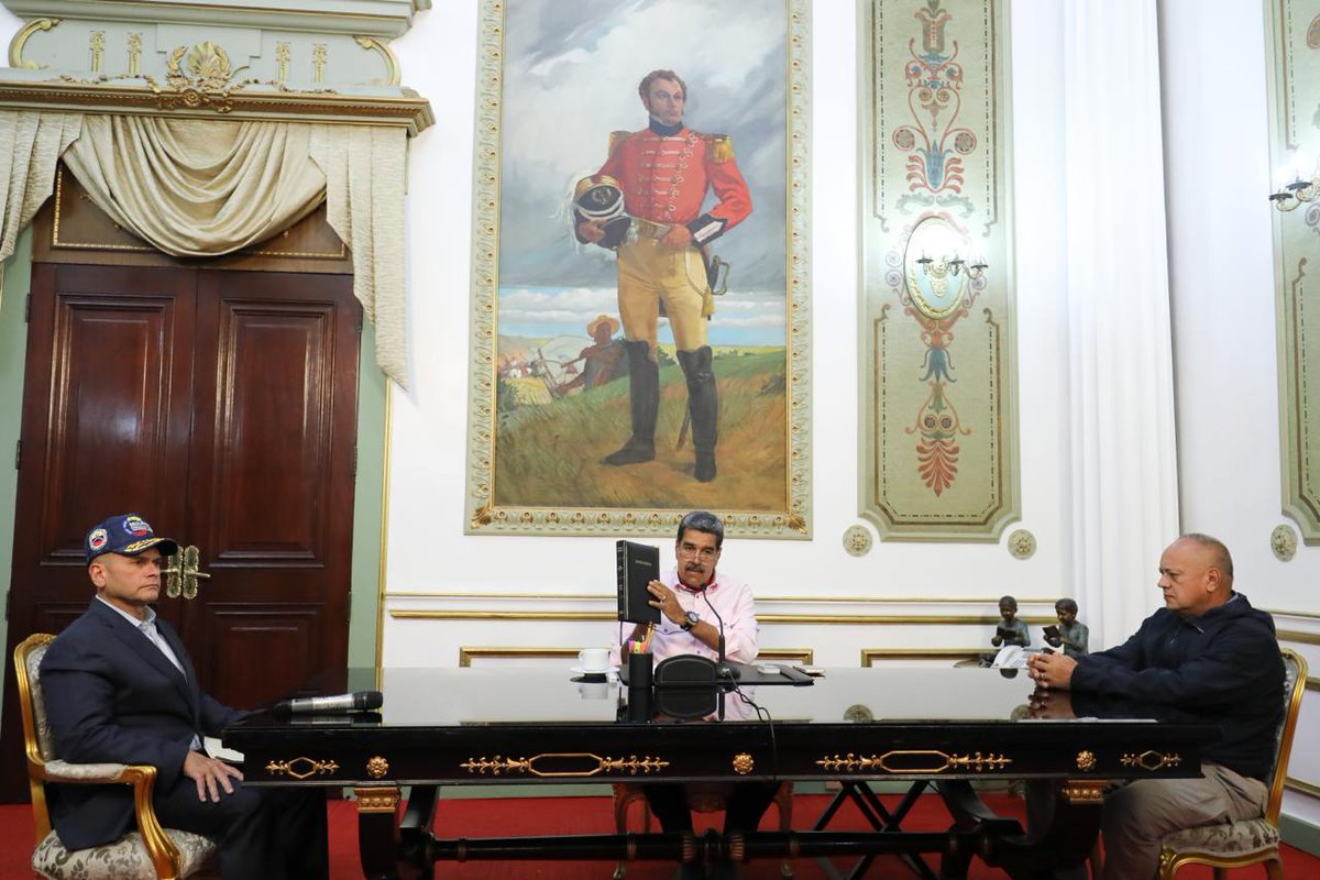 Prensa Presidencial (@presidencialven) on Twitter photo #Entérate📰El presidente <a href="/NicolasMaduro/">Nicolás Maduro</a> reveló que en reunión con el jefe de la Asesoría Especial de la República Federativa de Brasil, Celso Amorim, comentó cómo todo “el sindicato, llamado así, de la ultraderecha mundial, del fascismo, ve a Venezuela como la joya de la corona #Entérate📰El presidente <a href="/NicolasMaduro/">Nicolás Maduro</a> reveló que en reunión con el jefe de la Asesoría Especial de la República Federativa de Brasil, Celso Amorim, comentó cómo todo “el sindicato, llamado así, de la ultraderecha mundial, del fascismo, ve a Venezuela como la joya de la corona