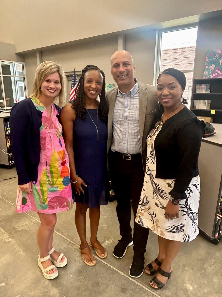 Nicole Donnell tweet media