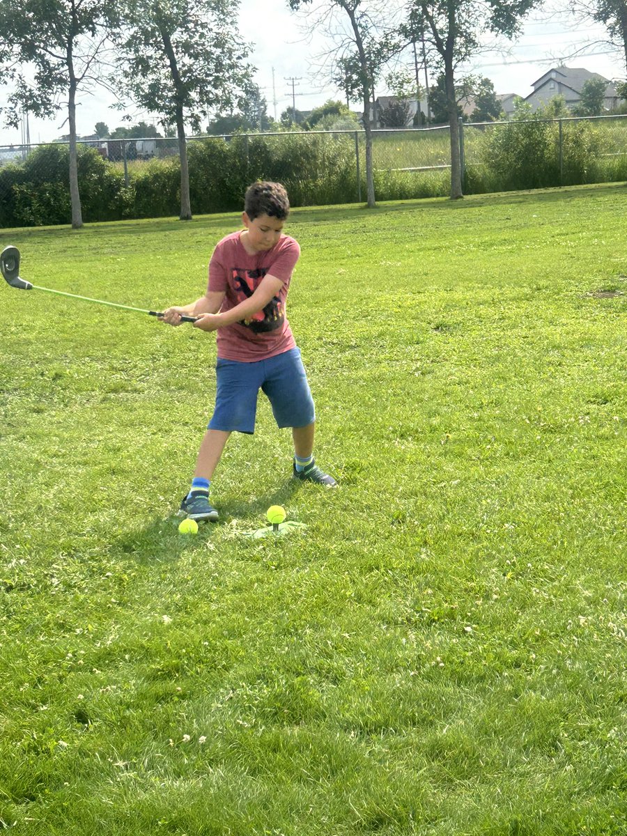 RachelMachnicki's tweet image. Learning new sports and activities are always fun! ⛳️
#ASPIRELRSD @frontenacLRSD @archwoodLRSD
@vanierLRSD 
@marionLRSD @louis_riel_sd @golf_manitoba