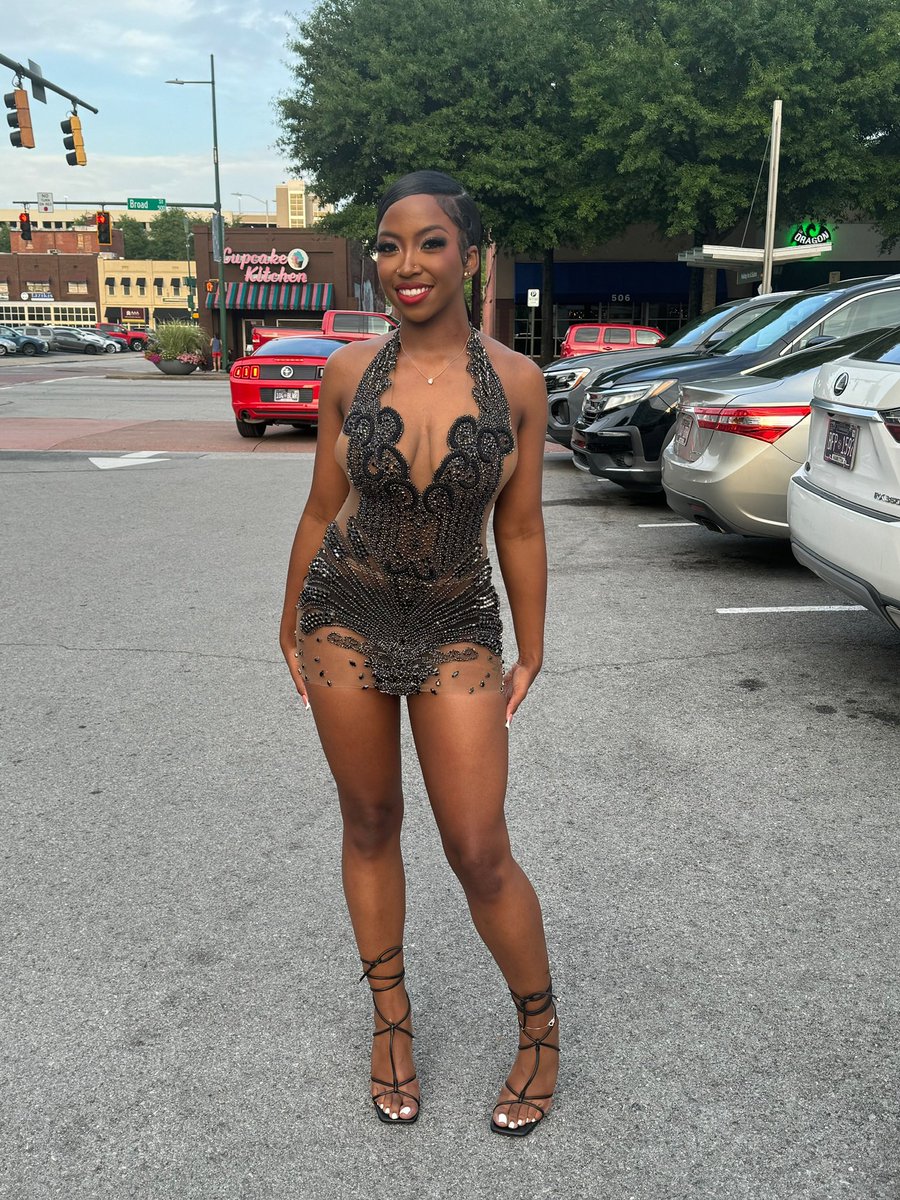 CiearaJass's tweet photo. lord forgive me im givin em hell 🖤 
#24shots 🍾 https://t.co/hNbdb9DUKK