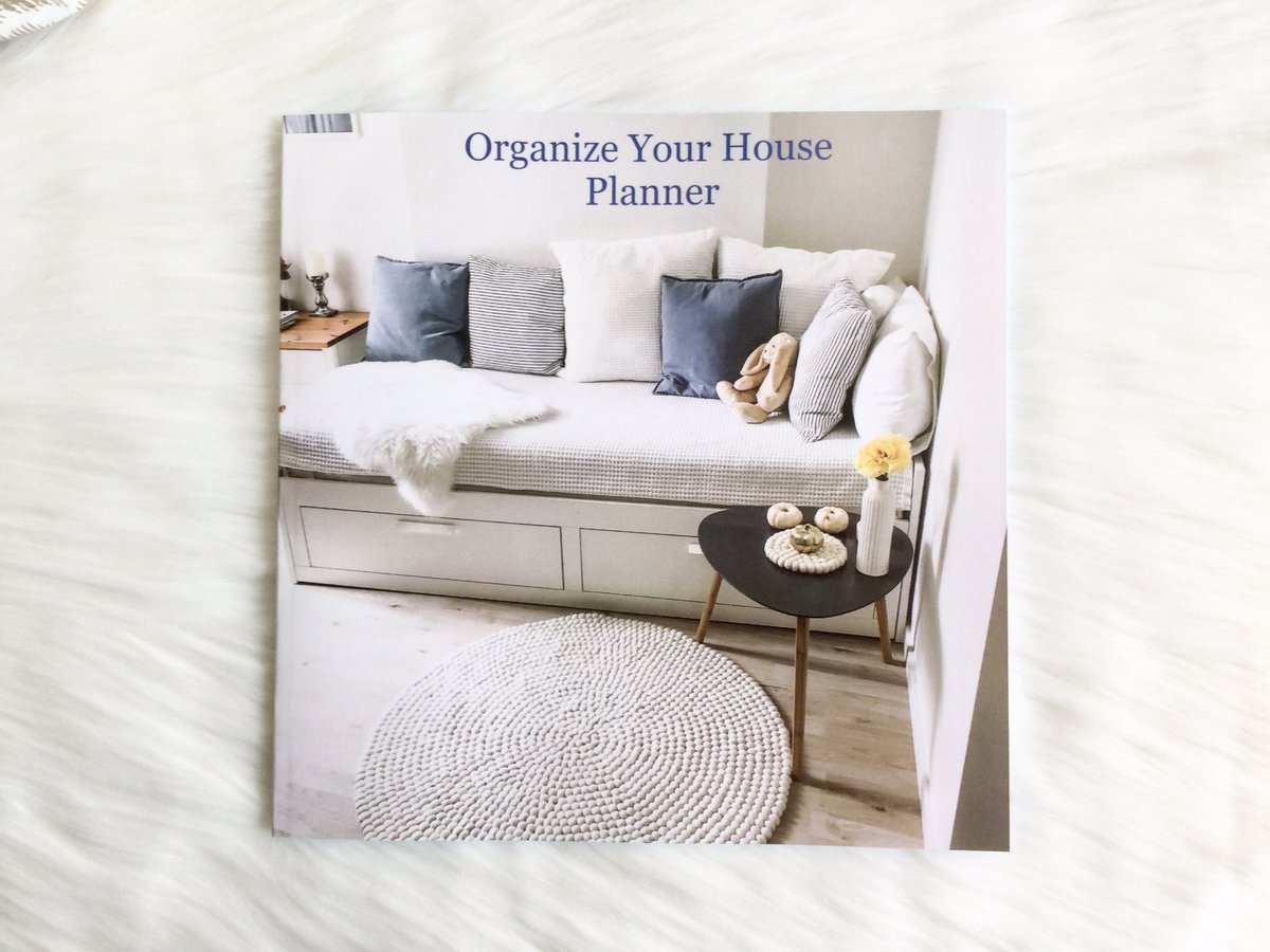 DeclutterHelp's tweet image. Organize Your House Planner |  by Deborah Sawran bookemon.com/book-profile/o… 🏡 #organize #organizeyourhouse #declutter #clutter #planners #books