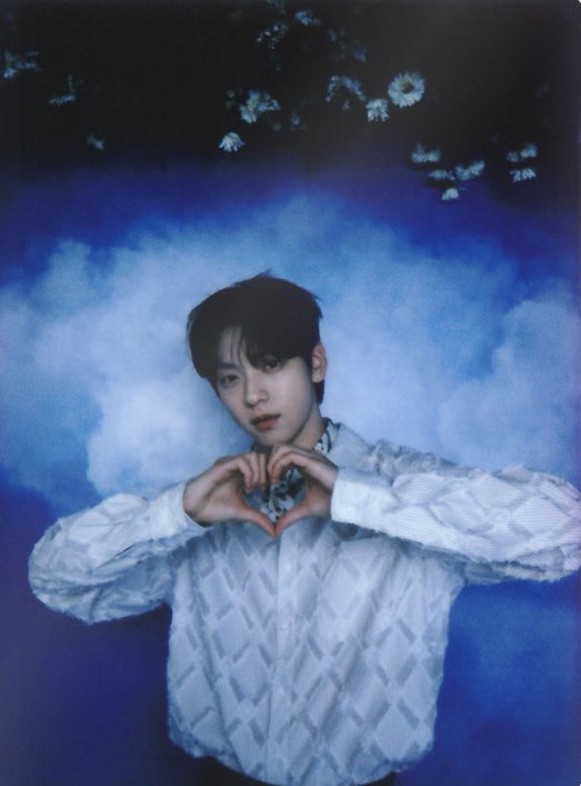 bunnychive's tweet photo. 모먼티카 셀카 &amp; 인스턴트 포토 #수빈 #SOOBIN https://t.co/IJlJ4cmfGB