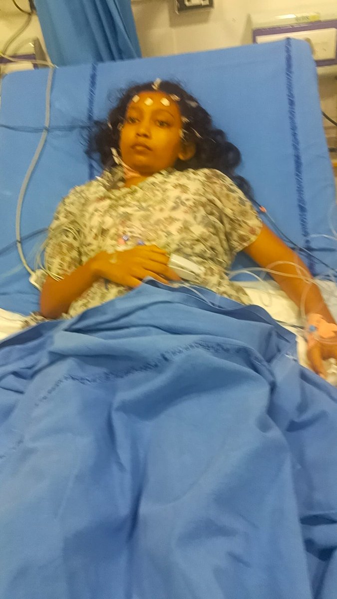 Sainadh61625635's tweet photo. Sir Please help her..@naralokesh
M.Jnaneswari 14 female girl suffering with liver failure and internal organs bleeding admitted  at andhra hospitals vijayawada.Doctorsaid liver transplantion immediately to save her life Please help sir🙏.contact details: K.Durga, 9676792602 https://t.co/vQnUrfdKju