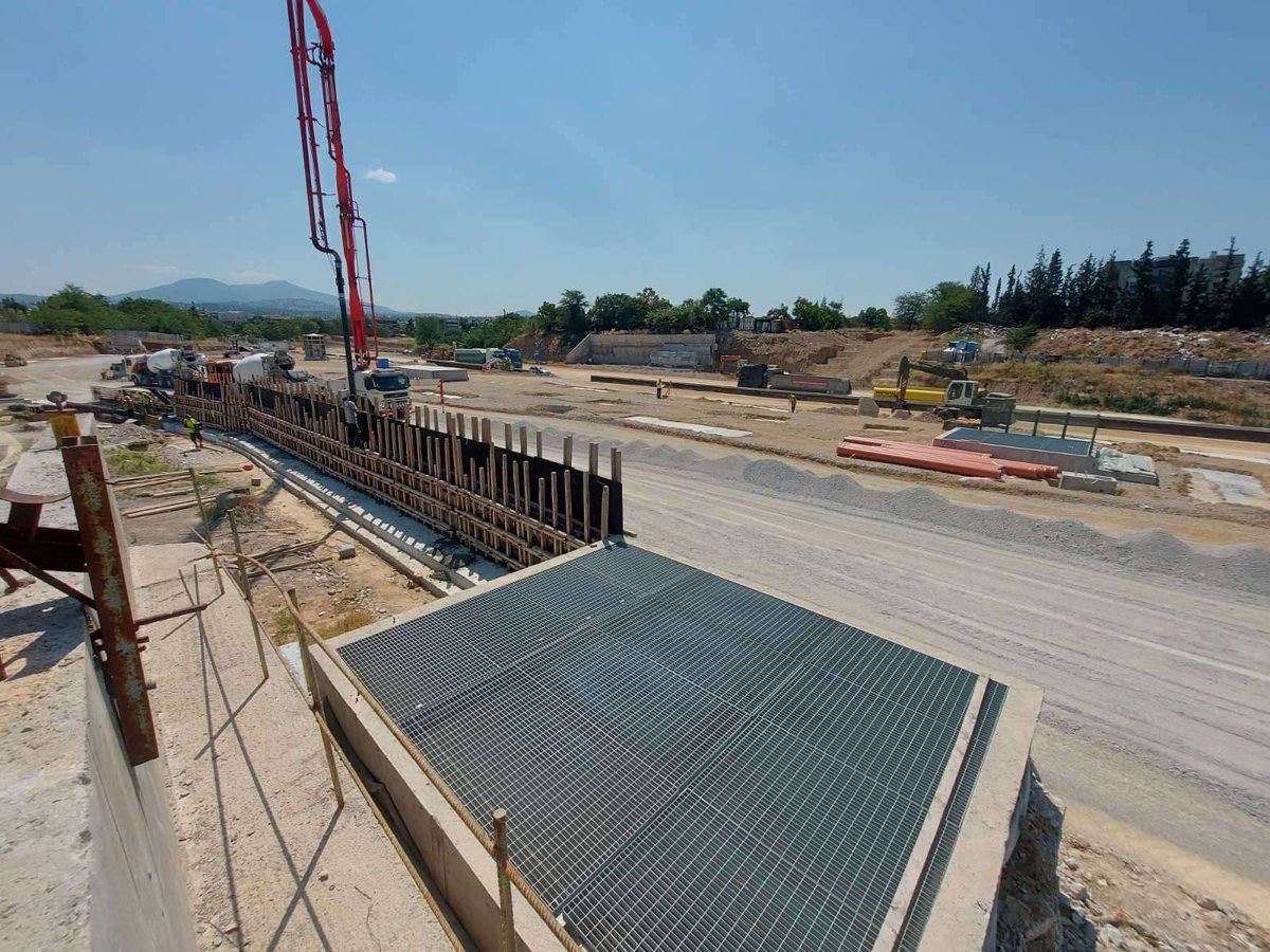 YToskas's tweet photo. Οικιστικοί πόλοι και συγκοινωνία στα ΝΑ της Θεσσαλονίκης, η επικύρωση κομίστρου εισόδου στο μετρό, ο τερματικός στη Νέα Ελβετία και η Έκθεση 2023 του έργου.μας στον ΟΣΕΘ..δουλειά και μέσα στον θερινό καύσωνα! #oseth #ypomeofficial https://t.co/Au02q0MlAO