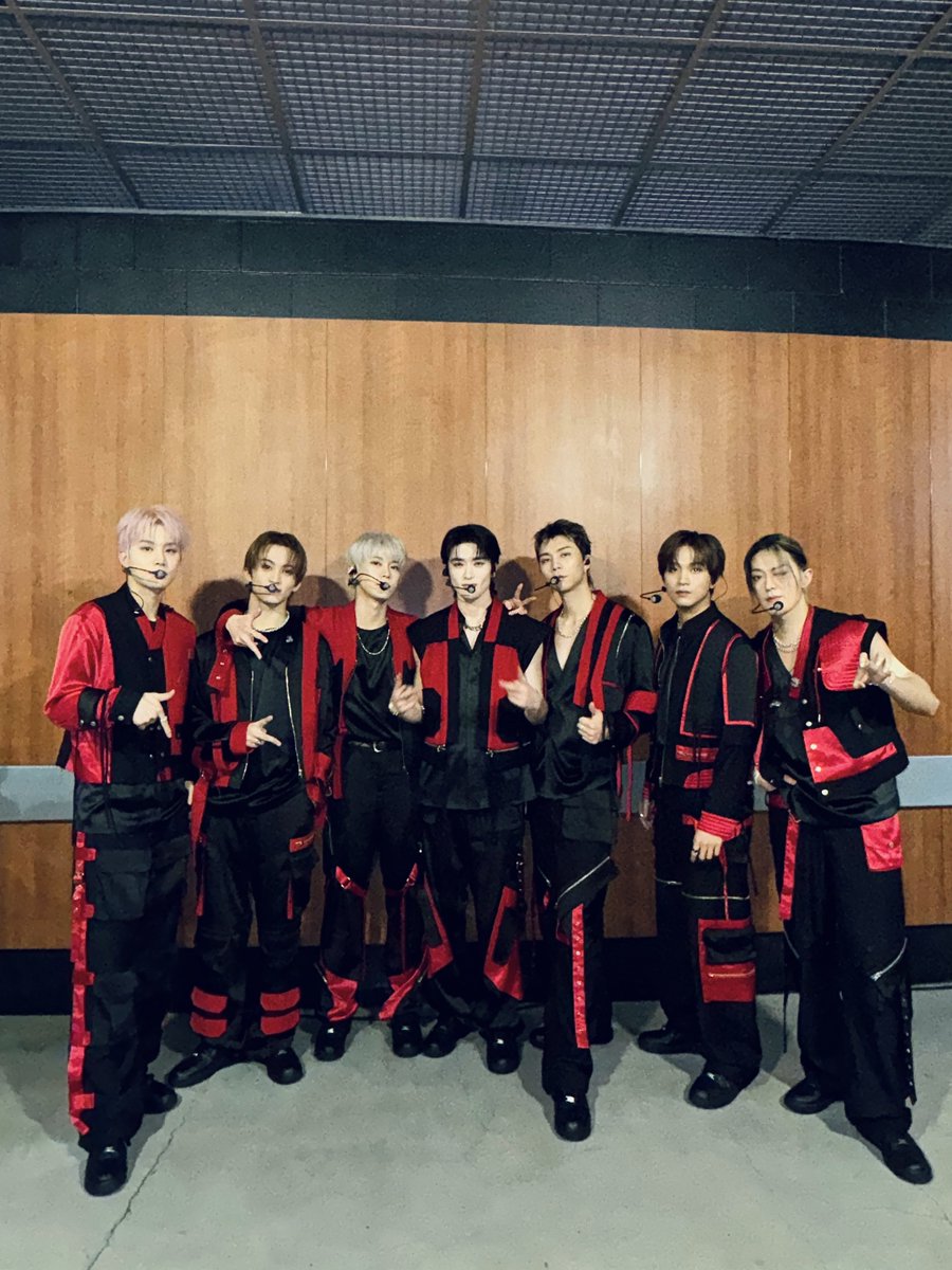 NCTsmtown_127's tweet photo. ☝️( ¨̮ )✌️( ¨̮ )👇( ¨̮ )💚

#NCT #NCT127
#KCON #KCONLA2024 https://t.co/ONN5Ith0Bs