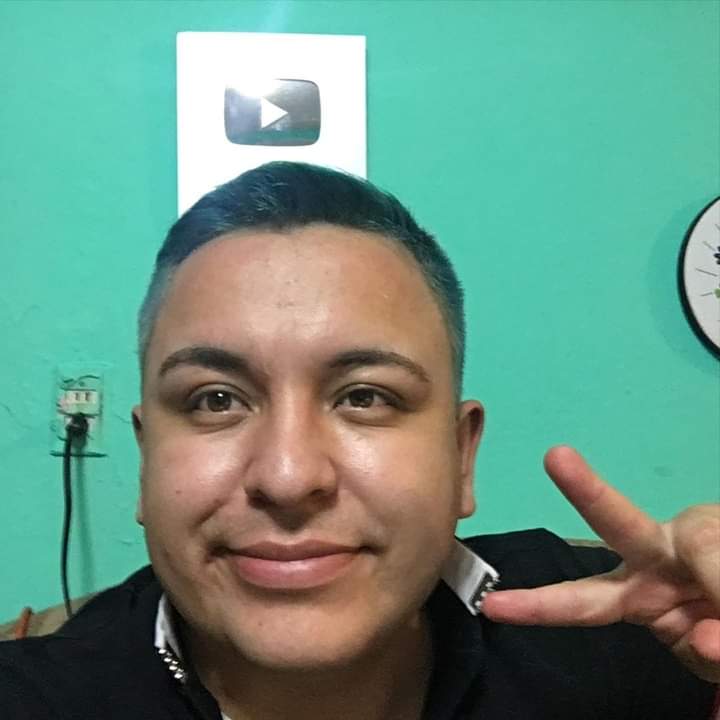 minsungsaurus's tweet photo. soy la única que piensa que Ricardo Peralta se parece a kbezuko? 😭 https://t.co/VC1jI62OwO