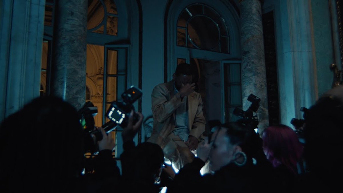 Video: Will Smith, Russ Ft. Jaden “Work Of Art”: Will Smith, Russ and Jaden overcome adversity on their new collaboration, “Work Of Art”, which is premiered with its music video. 

From inside an art gallery, Will and Russ chop it up before segueing into… rapradar.com/2024/07/26/vid…