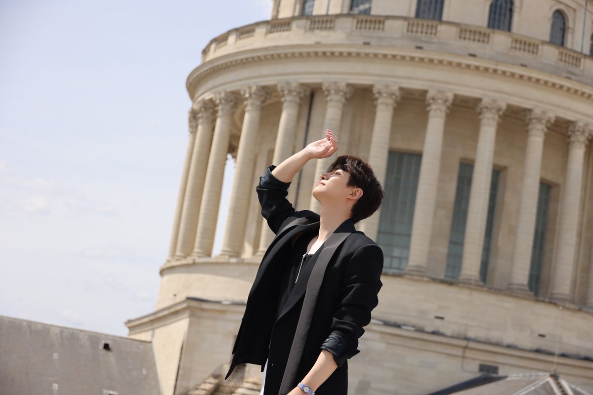 follow_leejunho's tweet photo. 오늘의 고유명사 : 𖤐파리준호𖤐

#이준호 #LEEJUNHO
#준호 #JUNHO
#Piaget #피아제
#BAZAARKorea https://t.co/qNE4GG3yby