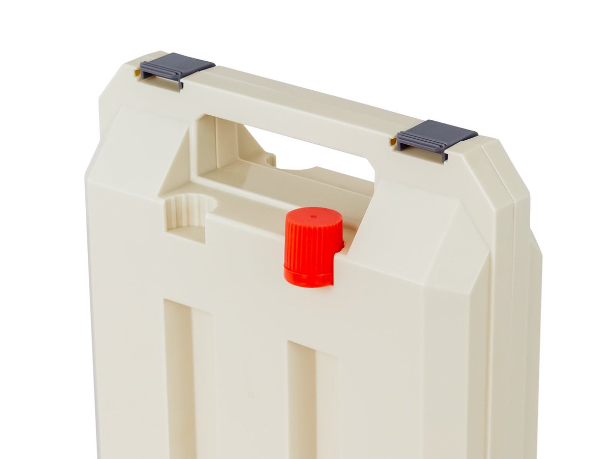 ✨新商品紹介✨

#カセットボンベ収納ケース　IV / GR / OL

持ち運びに便利な持ち手付き🧰
家での保管用・アウトドア用として使用可能‼️
カセットボンベ3本収納でき、キャップも収納可能👏

お求めはホームセンター、量販店様で✨
店舗により在庫状況は異なります。
#アウトドア
#不動技研
#キャンプ