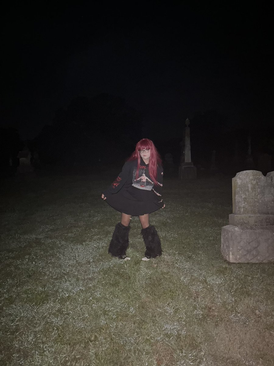 DragyEx's tweet photo. Some more graveyard photos :p
#emogirl #edgygirl #cemetery #cemeterygirl #altgirl #grungeaesthetic #grungecore #trashgang #trashemo #trashgangζ°γγ©γ΄γ³ #trashgangcommunity #trashganggirl #lostcore #trashcore #darkacademia #alternativefashion #egirl #emo #altfashion https://t.co/UZRUbzEvy2