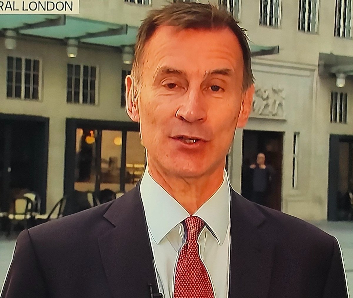 TStandfield1789's tweet image. So Jeremy Hunt thinks the government coming to a pay agreement with hospital doctors is bowing down to the unions.
The man who cut doctors&apos; pay, wrecked the NHS and was criticised in the Covid inquiry report for destroying pandemic planning.
@Jeremy_Hunt @Conservatives