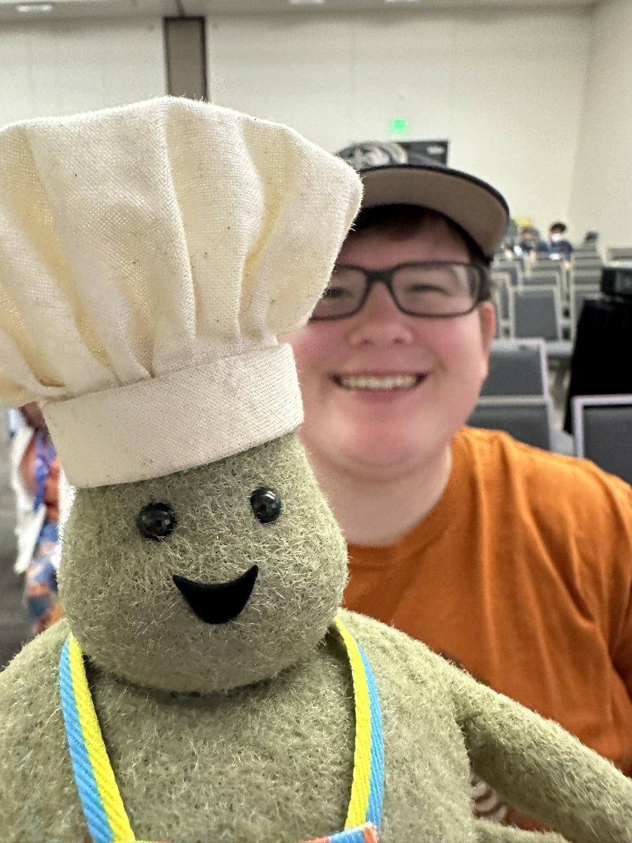 SherlockG's tweet photo. @SD_Comic_Con Meeting Tiny Chef!! https://t.co/sjesh3LwD1