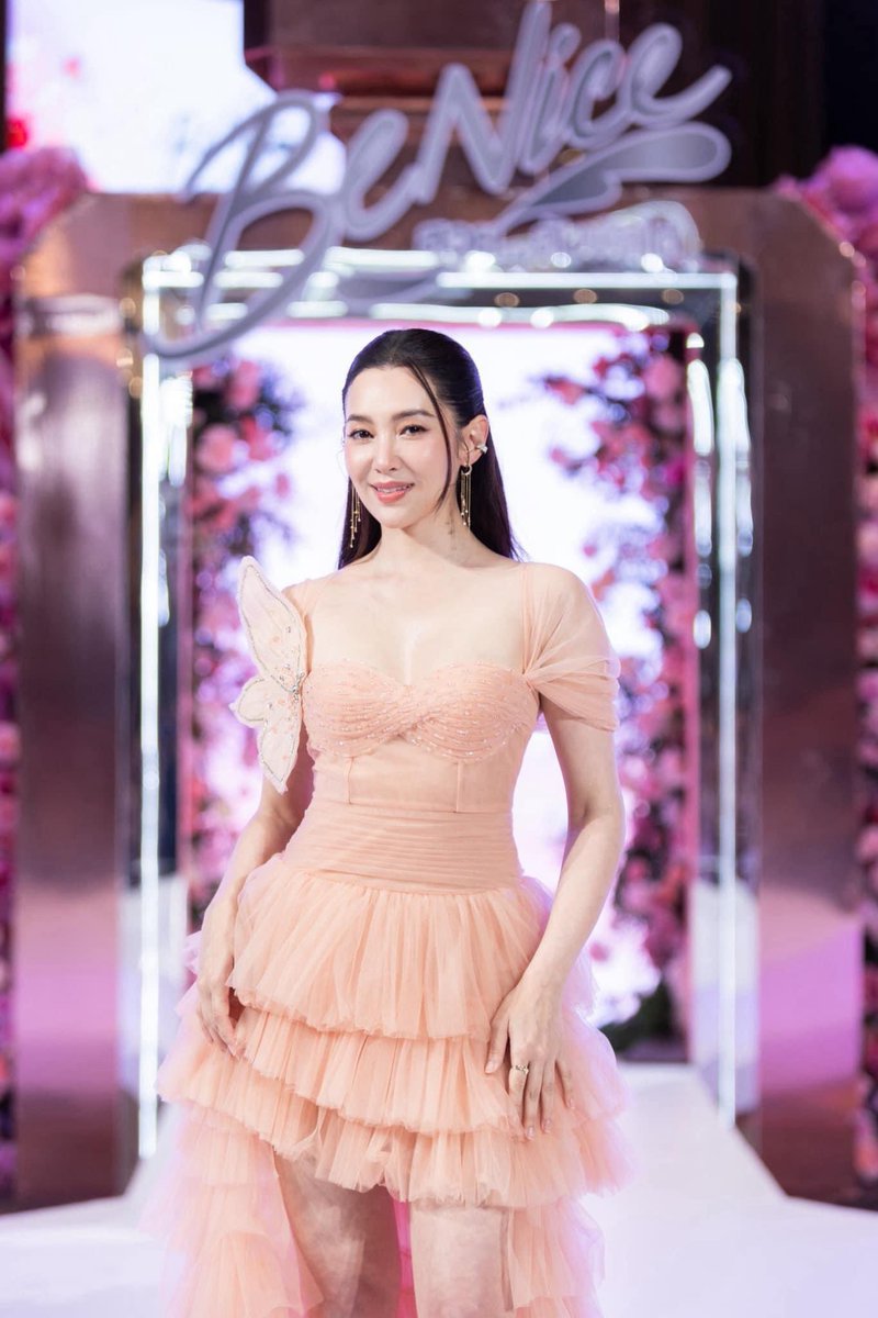 Bella_pantip's tweet photo. วันอังคารสีชมพูวววววววววว 💕💞
Cr. ployandbell
#BeNiceThailand #BeNicexBELLA
#BeNiceLiveinperfume #BeNicePerfume
#เบลล่าราณี #bellacampen https://t.co/Z2TDZ1B5Ws