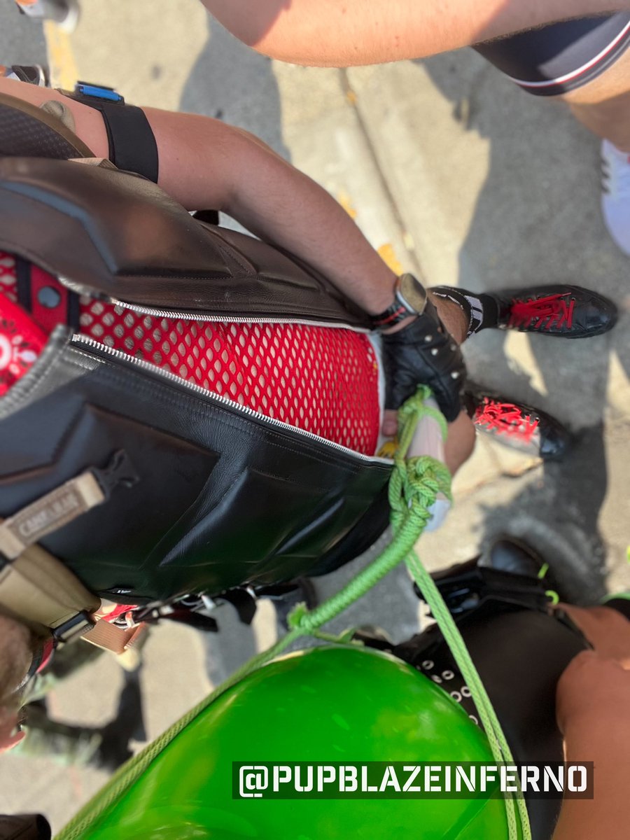 PupBlazeInferno's tweet photo. Making buzzies at Dore Alley with @Malocriadopuppy
#gaypups #gaypuppies #dorealley #dore2024 #gayabdl #gaydiaper #magicwand https://t.co/nFDvmDw4uT