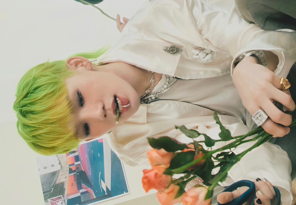 7chill4eva's tweet photo. หนุ่มดอกไม้ที่ yg พยายามให้เป็น💐 https://t.co/11vWZe1PiC