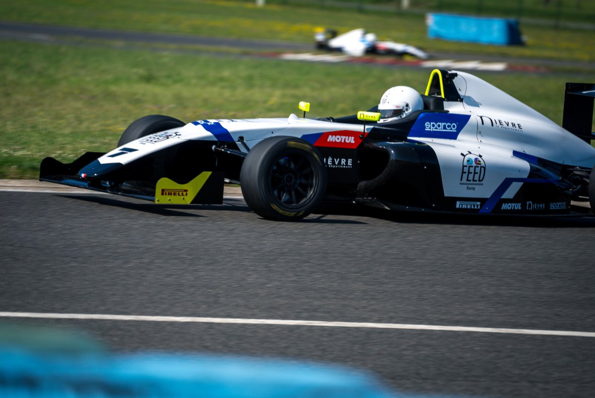 FEEDRacingFR's tweet photo. Le stage 2 a débuté!
#feedracing #F4ffsa #F4Academy #VolantF4 #feederseries https://t.co/jwQQzozHLs