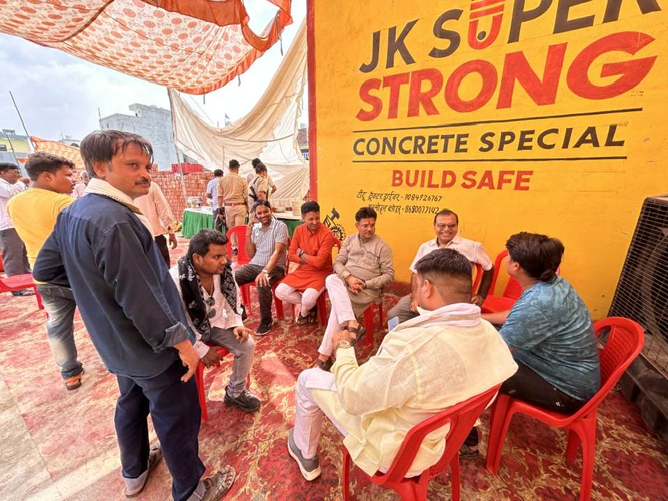 Rajeev4BJP's tweet photo. #महानगर_अलीगढ़ रघुवीरपूरी मंडल के उपाध्यक्ष श्री राहुल जी के प्रतिष्ठान खेर रोड पर #सावन_माह के #द्वितीय_सोमवार के उपलक्ष्य में आयोजित भंडारे में पहुँच कर प्रसाद ग्रहण किया।

#TulsidasPunyathithi
#Ramcharitmanas
#Rajeev4BJP
#RajeevSharma
#aligarh
#महानगर_अलीगढ़
#ModiHaiToMumkinHai
#ModiKiGuarantee
@Rajeev4BJP @narendramodi @iDurVijayShakya @DrDharmendraBJP @bjpanoop @BJP4India
visit: https://t.co/NzWrRpHZ6e