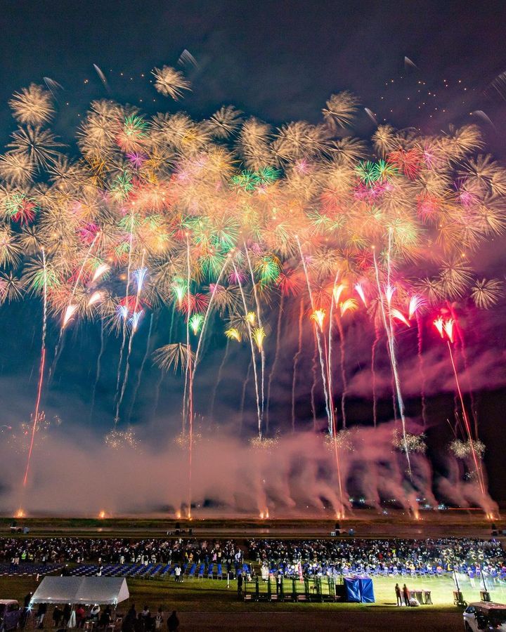 retrip_event's tweet photo. 日本全国の“一度は行ってみたい花火大会”11選！輝きが織りなす、感動の花火絵巻💕 https://t.co/h3BT94Ltje https://t.co/UC5mN8yOUU
