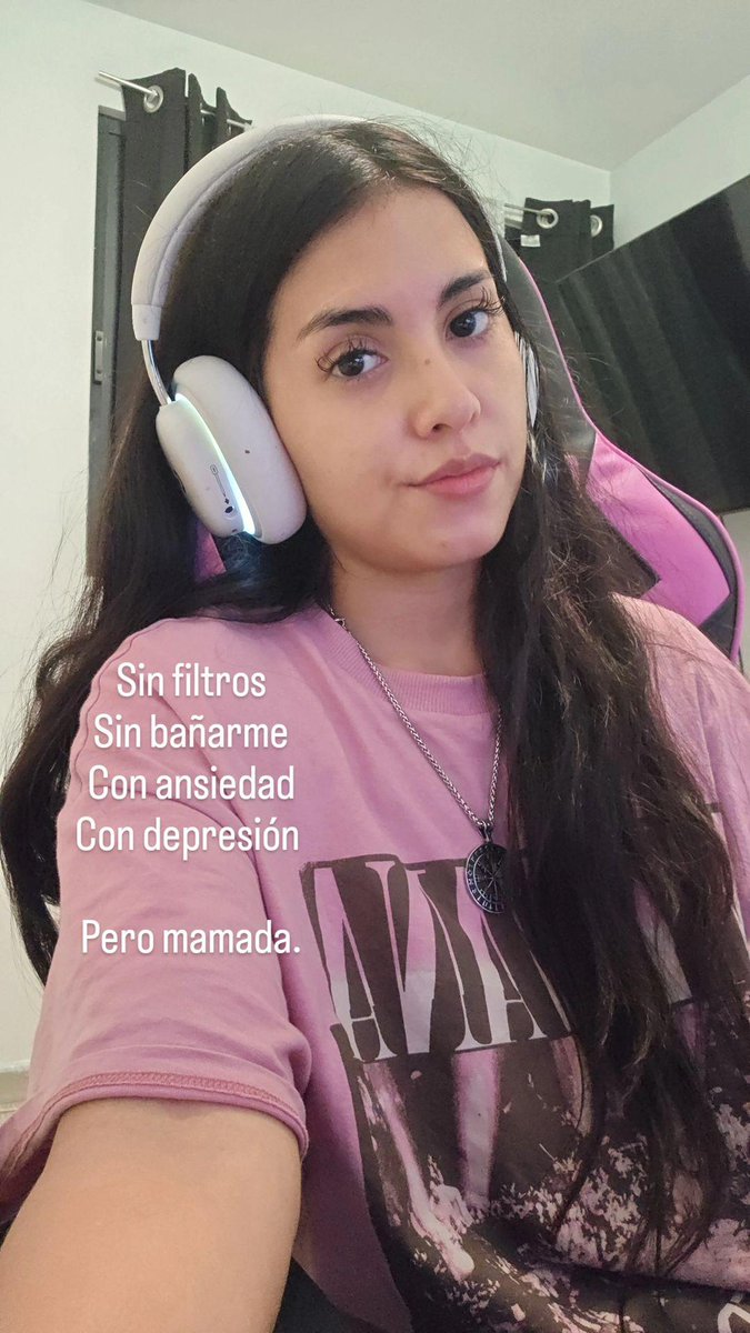 LaDarliing tweet media