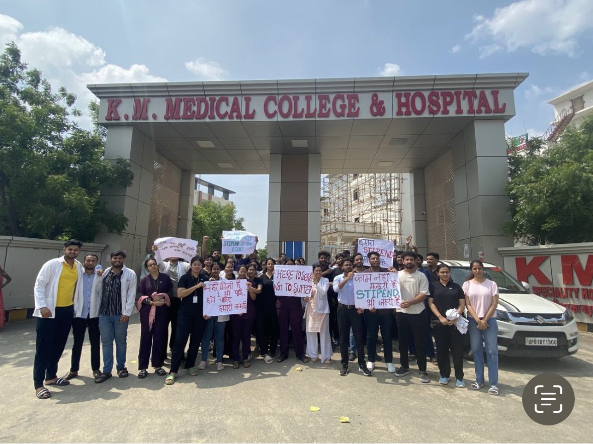 neha_giri24_07's tweet photo. The authorities of Krishna Mohan Medical College and Hospital, Mathura are abusing their power and exploiting their interns as they refused to pay them their rightful stipend.
#mbbsinterns 
#rightforstipend https://t.co/a43J6GmuHy
