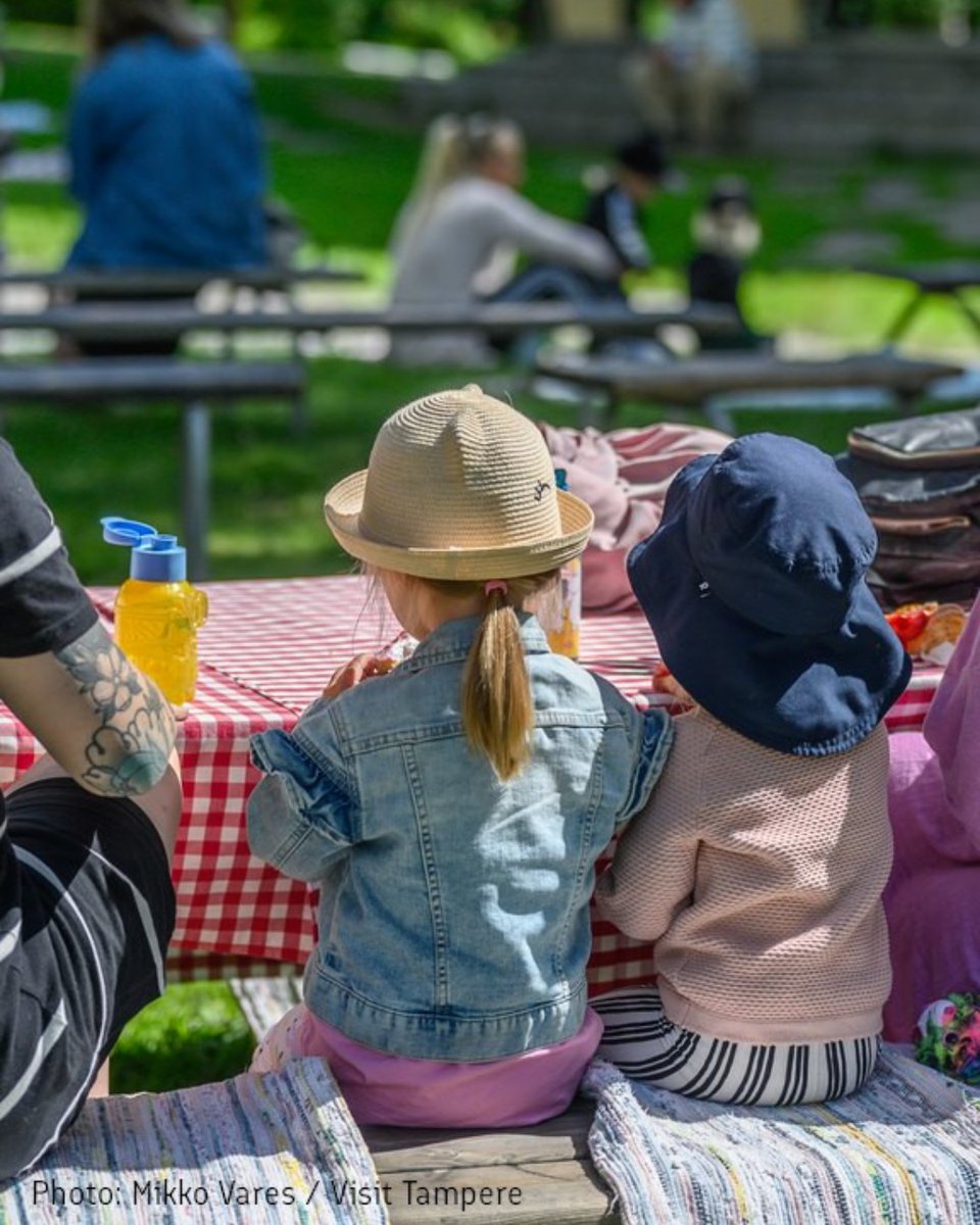 thisisFINLAND's tweet photo. In Helsinki, kids under 16 can enjoy free 'playground meals' during summer in over 50 parks. Since the 1940s, this tradition ensures each child gets a meal and meets new friends. No registration needed—just bring utensils and enjoy a warm, communal meal!

#CultureConnections https://t.co/59qLr1nB4K