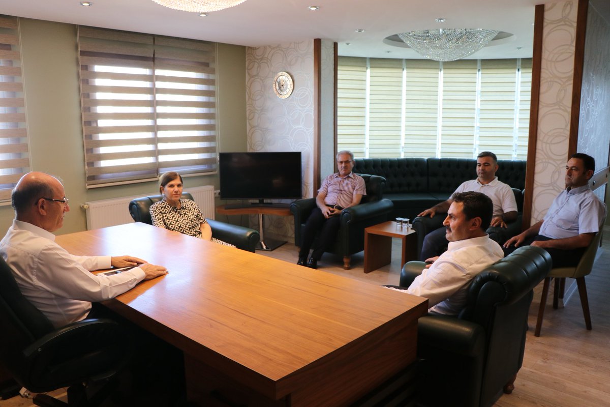 Dün sendika binamızda kıymetli isimleri ağırladık.

Adana Çevre, Şehircilik ve İklim Değişikliği (<a href="/adanacsb/">Adana Çevre, Şehircilik ve İklim Değişikliği İl Md</a>) İl Müdürümüz Hasan Alan ve Bayındır Memur-Sen Adana (<a href="/BmsAdana/">Bayındır Memur Sen Adana Şube Başkanlığı</a>) Şube Başkanımız Türkan Mutlu ziyaretimize geldi.

<a href="/EbsAdana01/">EBS Adana1</a> Yönetim Kurulumuzun da hazır bulunduğu