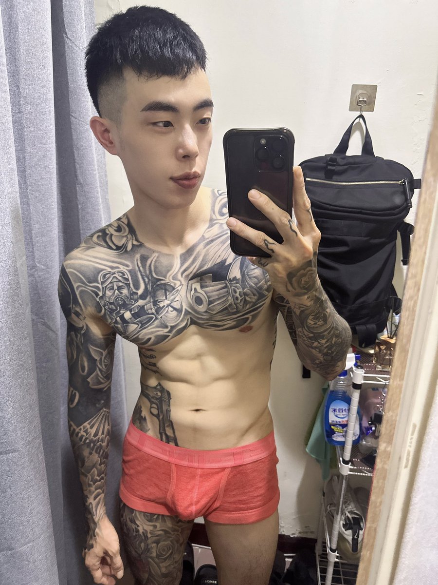 好奇問一下各位喜歡吃洗乾淨香的🐔還是有尿騷味的🐔