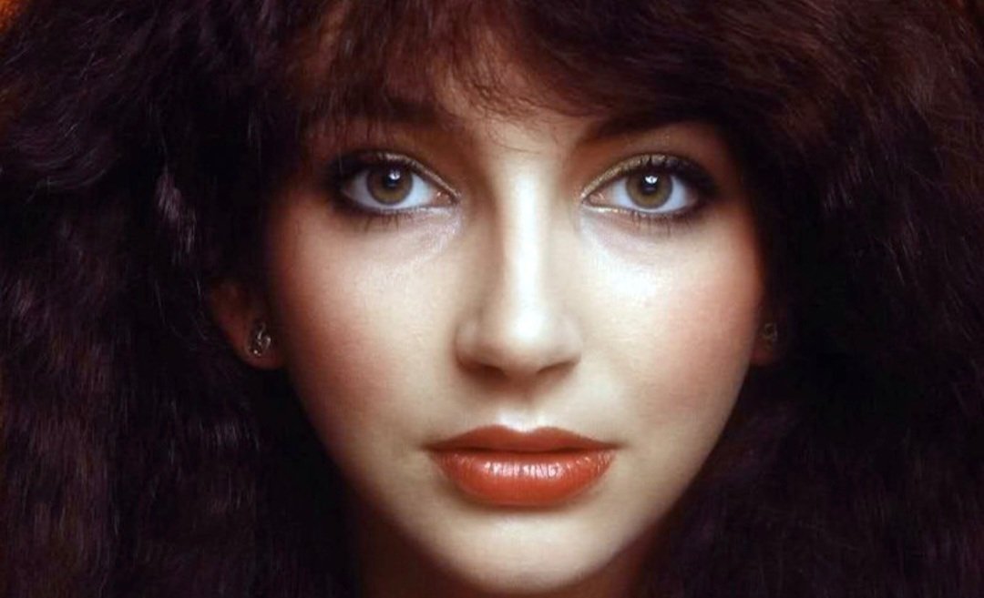 whistler360's tweet image. Happy 66th Birthday to one of my favourites. Without doubt one if not &apos;the&apos; greatest female UK singer songwriter of all time, Catherine - Kate Bush CBE.

Born #OnThisDay 1958 in Bexleyheath Kent.

#KateBush #80s