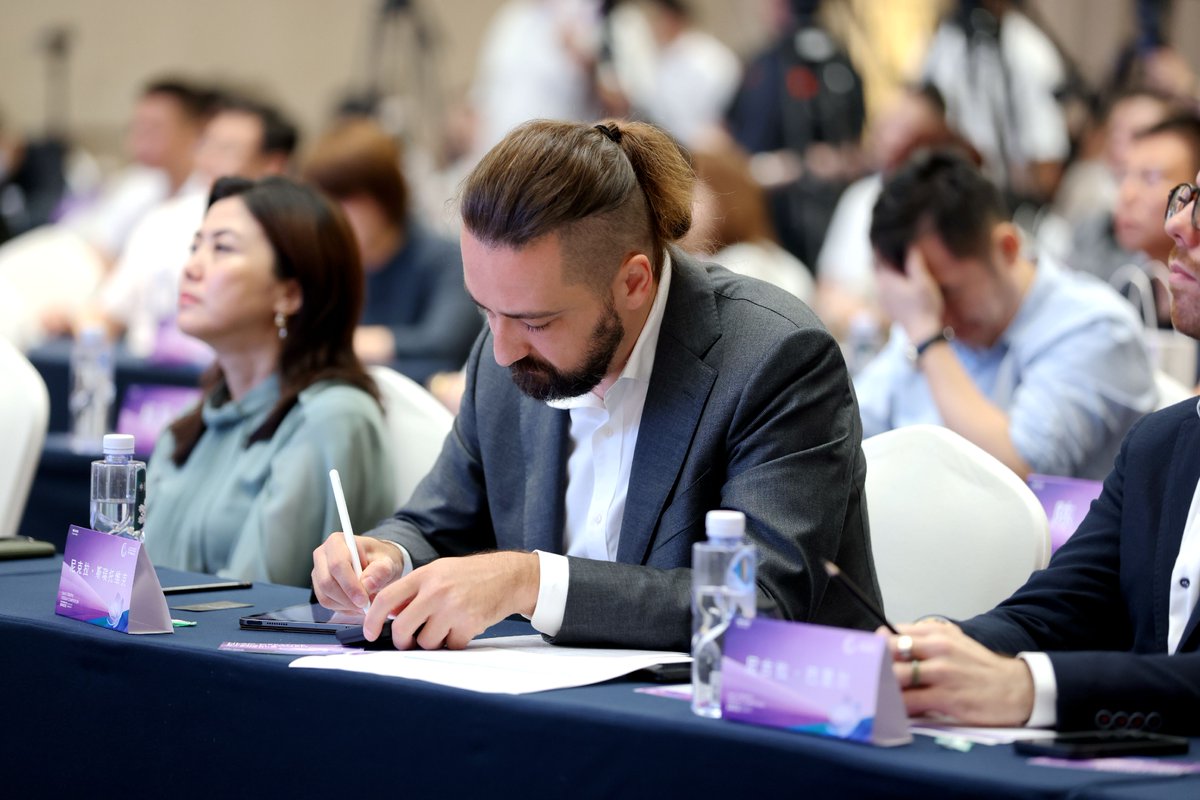 Lilac Creative Design Award tweet media