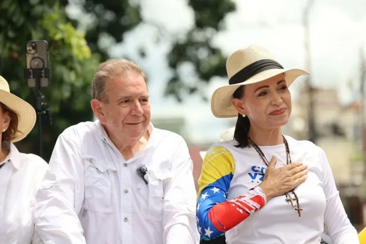 EilynQ's tweet photo. @MariaCorinaYA Excelente Noticia Hay que hacer Cumplir el Voto 🗳️ del pueblo de Venezuela @EdmundoGU El Verdadero Presidente Con nuestra Dama de Hierro @MariaCorinaYA  Hasta el Final 🇻🇪🙏🏻 https://t.co/wHnJCNtAIs