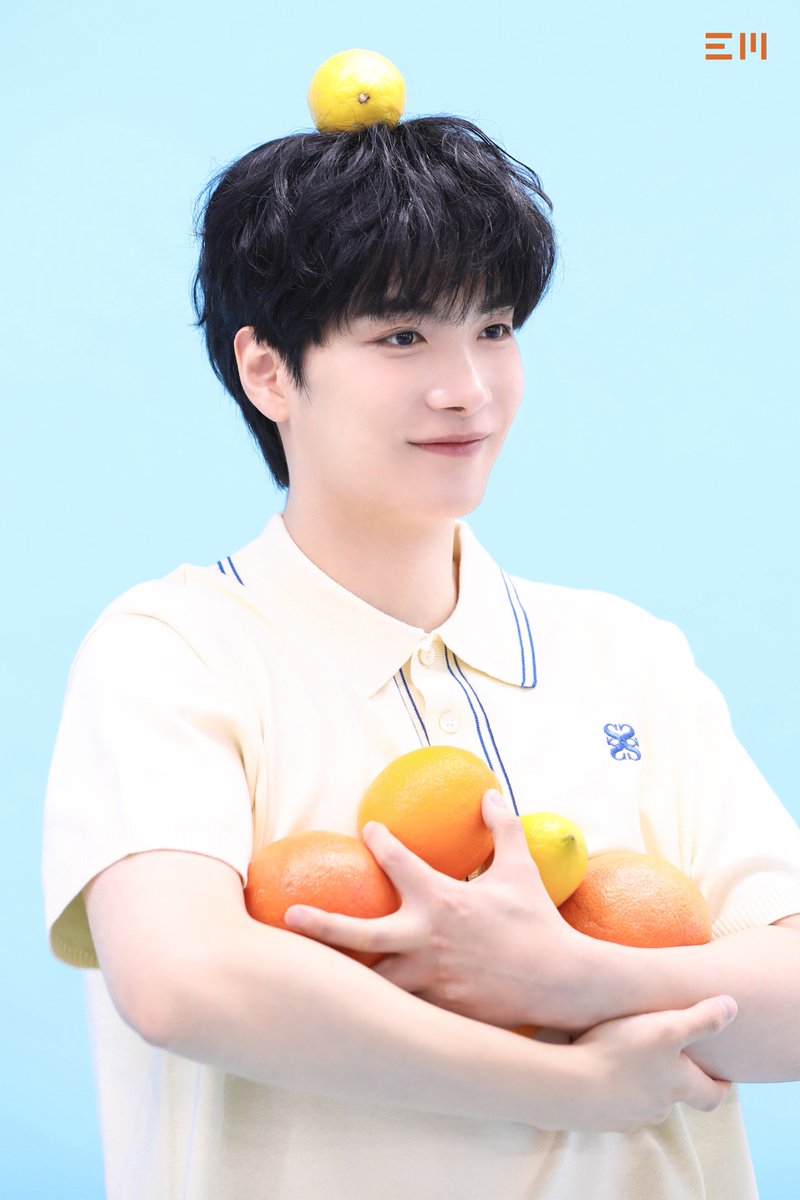 [#PHOTO]
어머니 〰️ 종현이 너무 잘해요 〰️☺️

#KimJonghyeon #김종현