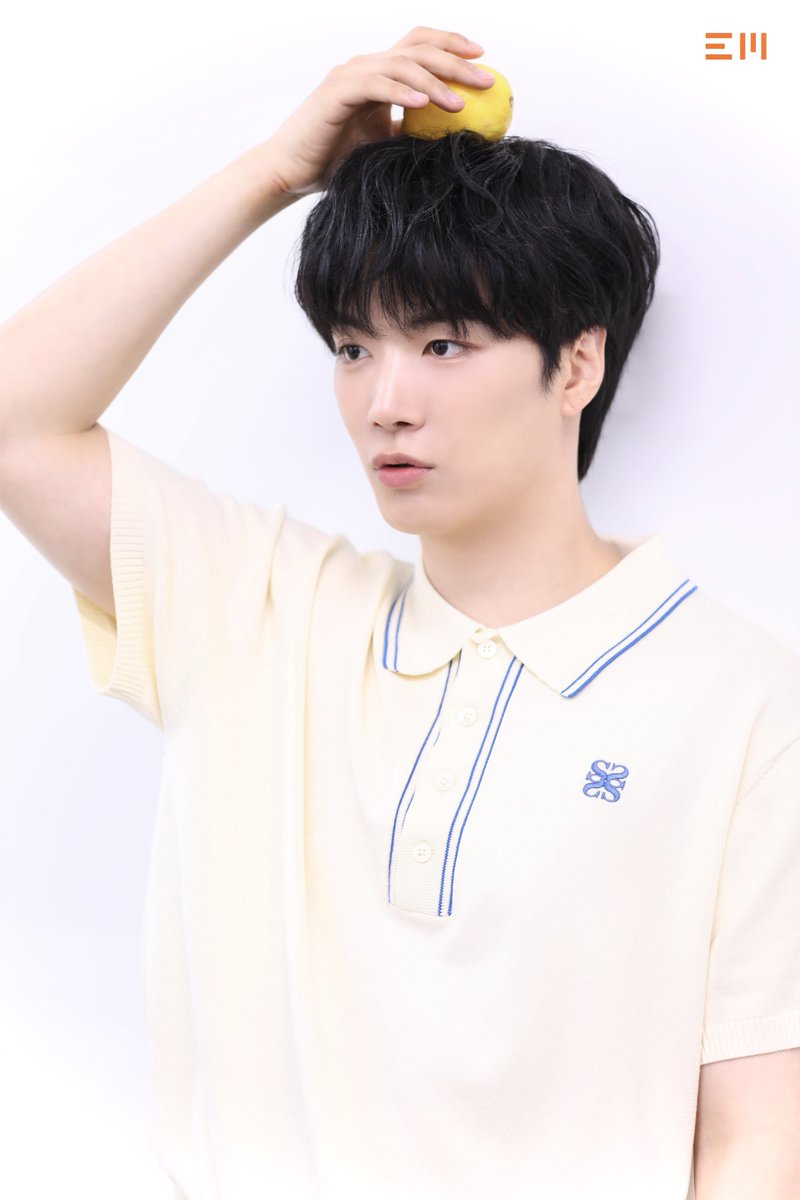 [#PHOTO]
어머니 〰️ 종현이 너무 잘해요 〰️☺️

#KimJonghyeon #김종현