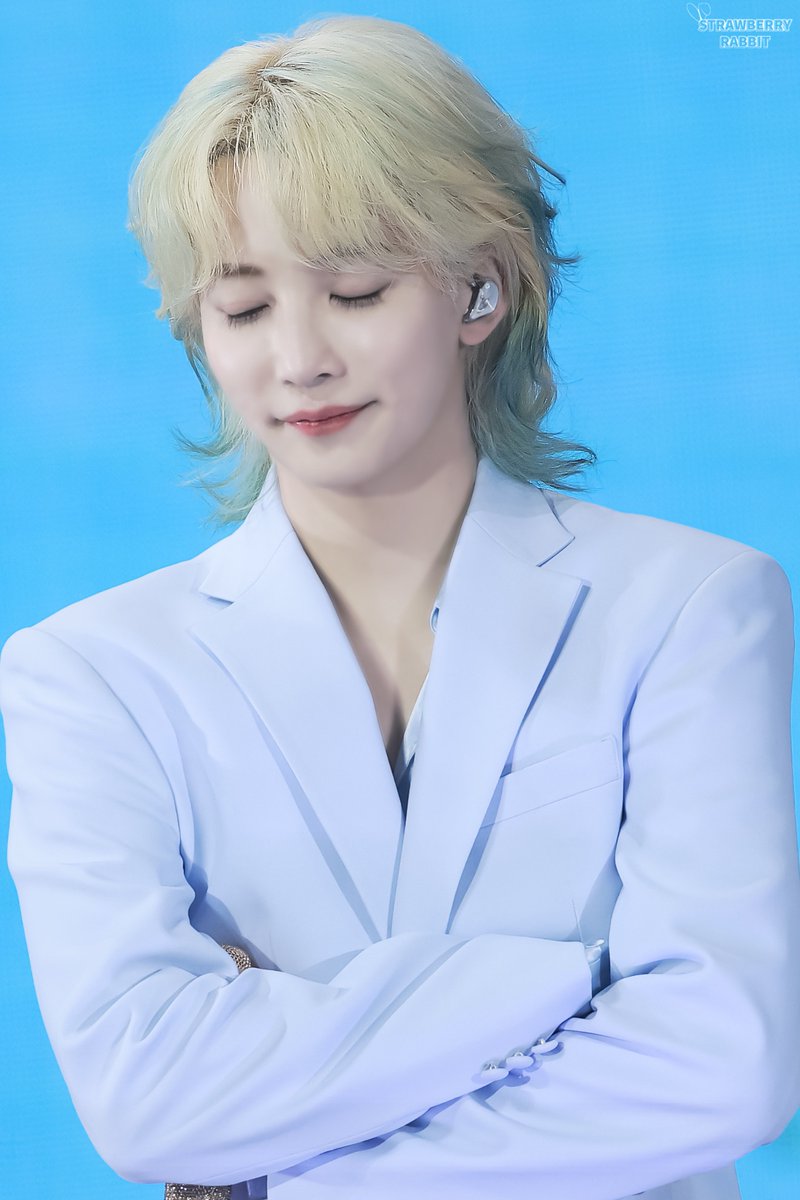 strabbit104's tweet photo. 240723 CARAT LAND 

#ジョンハン #JEONGHAN
#윤정한 #정한
#세븐틴 #SEVENTEEN https://t.co/kg8xHvhwfb