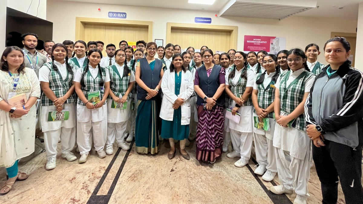 smhbhopal's tweet image. Students from Carmel Convent School Ratanpur had an amazing hands-on experience at SMH Hospital, diving into live labs and learning from our expert doctors. 🚀🔬

☎️Call Now: 0755-4303030
Website: smhbhopal.com

#studentvisit #bhopal #pathlab #bloodbank #life #doctors