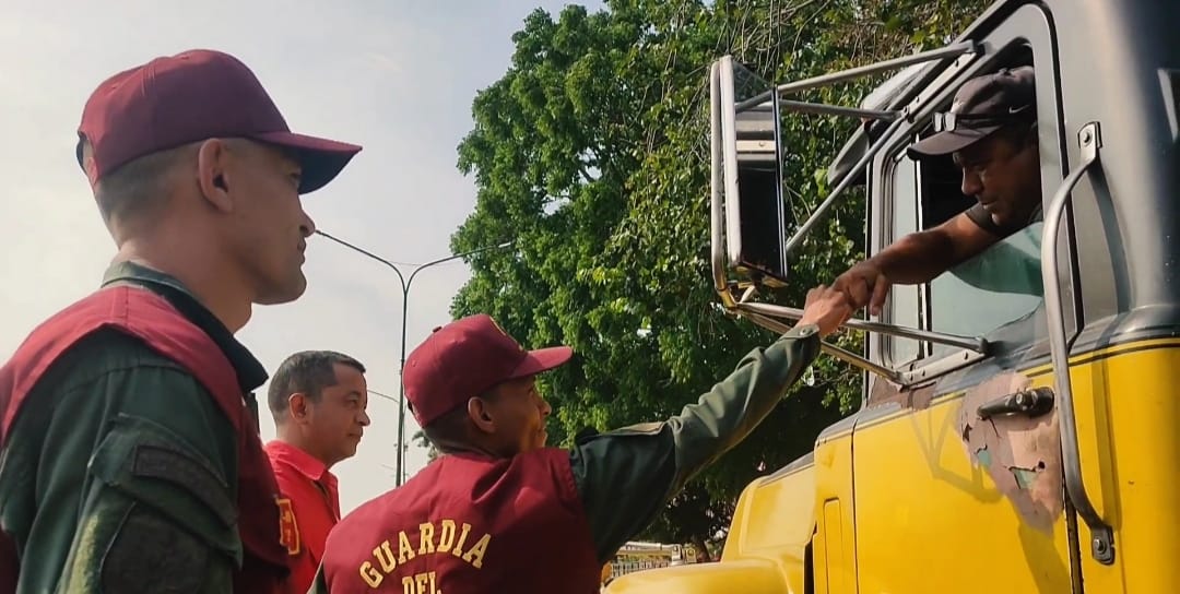 Segunda97170's tweet photo. #08JUL Nuestros hombres y mujeres de chaleco Carrubio están comprometidos con el bienestar de nuestro  pueblo Venezolano.
@nicolasmaduro 
@padrinovladimir 
@dhernandezlarez
@elioestradaparedes
@ramosiriza.ve https://t.co/HWAAlRCBwg